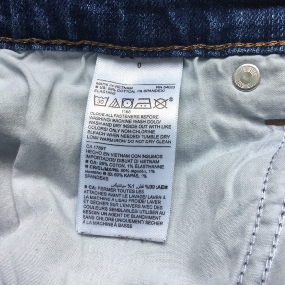 OLD NAVY Boyfriend Mid Rise Jeans - Picture 3 of 4
